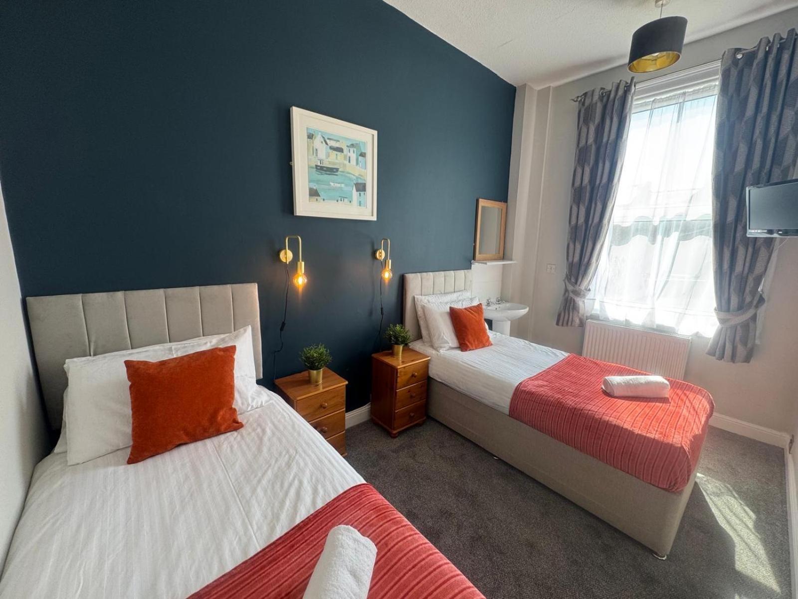 The Rockside Bed & Breakfast สการ์โบโรห์ ภายนอก รูปภาพ