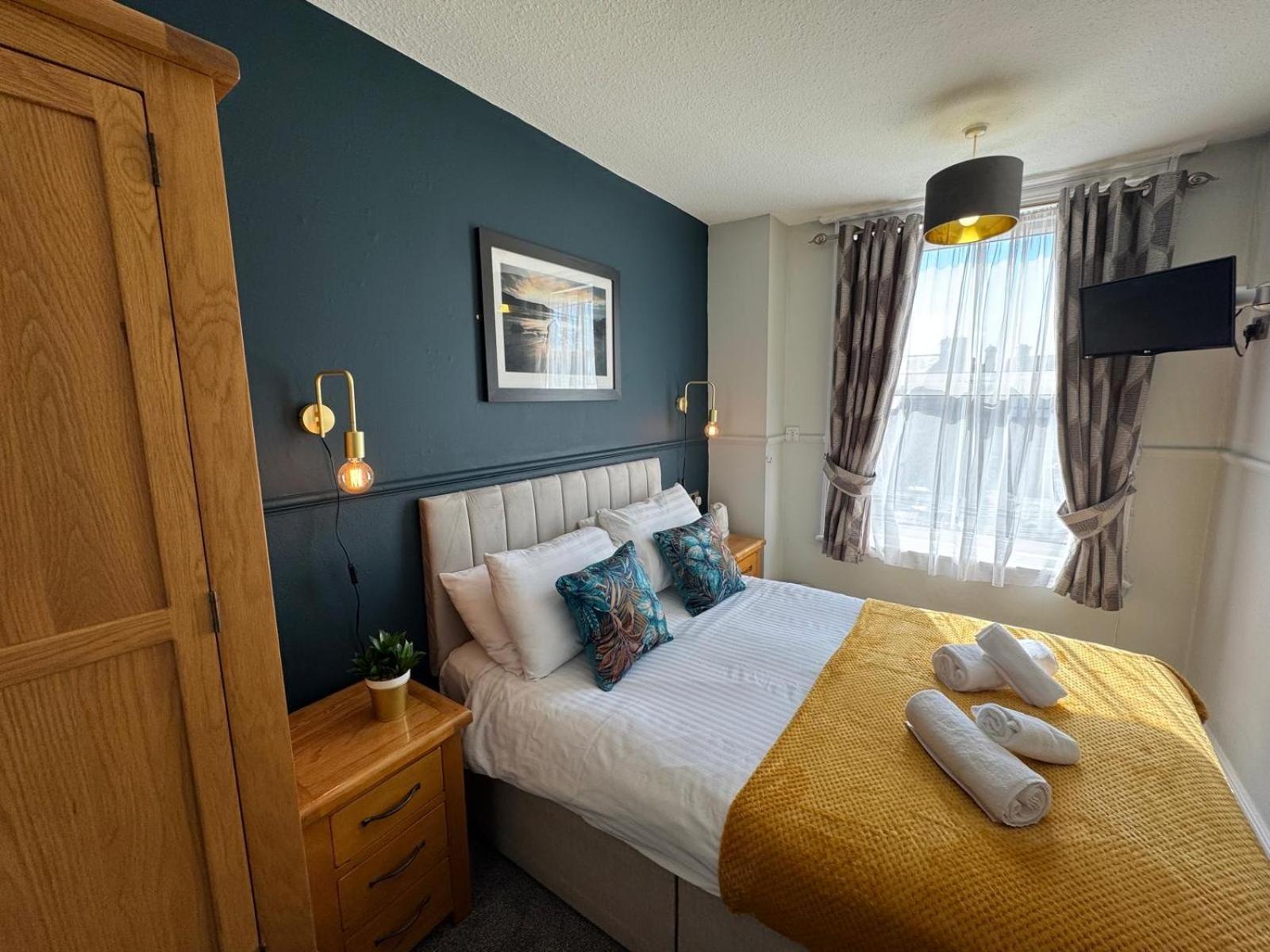 The Rockside Bed & Breakfast สการ์โบโรห์ ภายนอก รูปภาพ