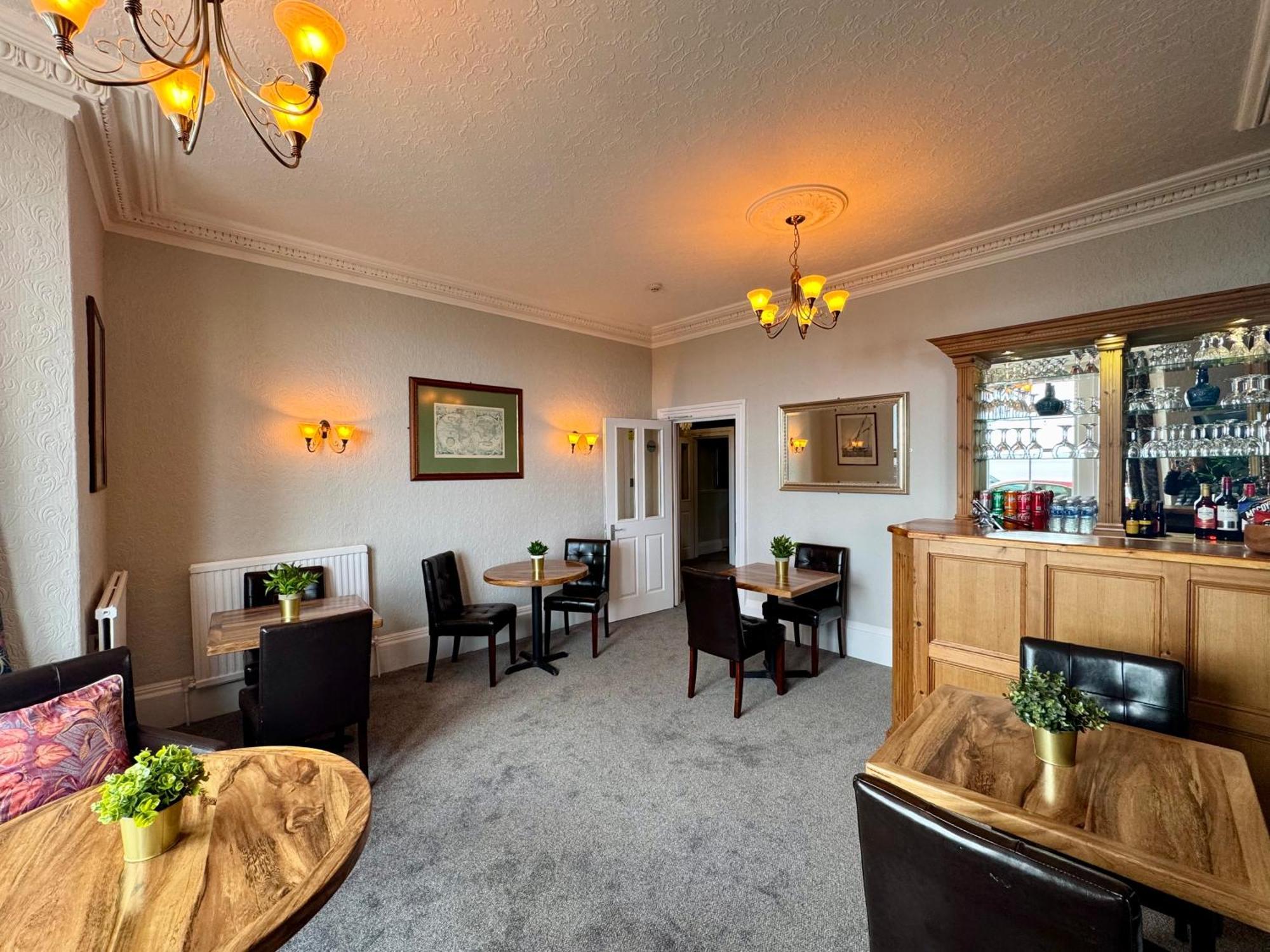 The Rockside Bed & Breakfast สการ์โบโรห์ ภายนอก รูปภาพ