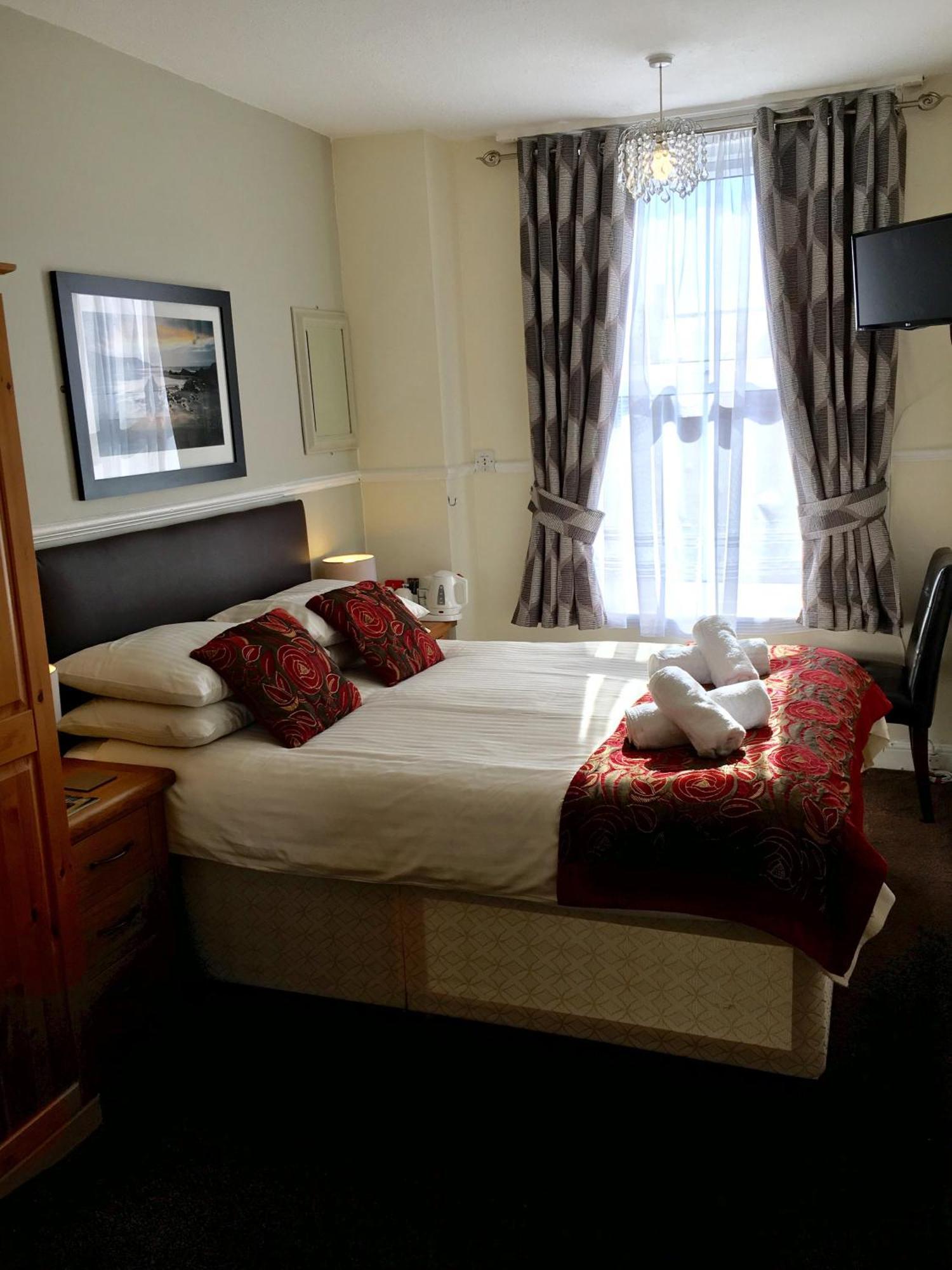 The Rockside Bed & Breakfast สการ์โบโรห์ ภายนอก รูปภาพ